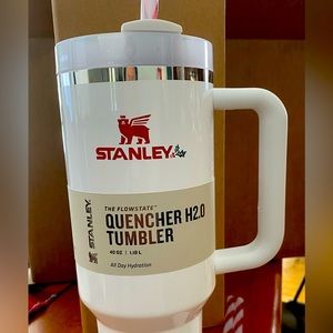 Stanley Mistletoe Twist 40oz